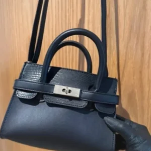 Selling two handbags - Image 4