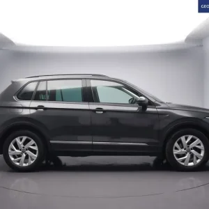 2021 Volkswagen Tiguan 1.5 TSI Life SUV 5dr Petrol Manual Euro 6 (s/s) (150 ps) ESTATE Petrol Manual - Image 6