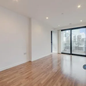 1 bedroom flat in Horizons Tower, London, E14 (1 bed) (#2554082) - Image 2