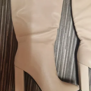 New knee high block heel boots 2 - Image 2