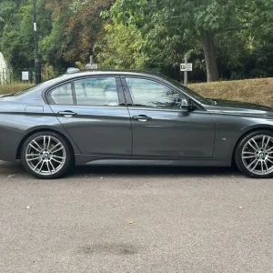 2016 BMW 3 Series 330e M Sport 4-door Saloon - Image 3