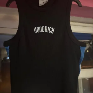 Black and blue hoodrich crop top