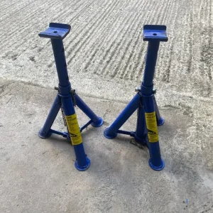 Hilka 2 tonne car stands used condition