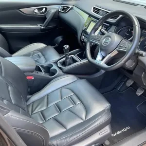 2017 Nissan Qashqai DCI TEKNA PLUS Hatchback Diesel Manual - Image 6