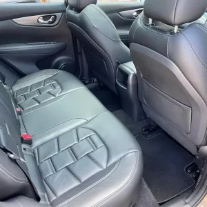 2017 Nissan Qashqai DCI TEKNA PLUS Hatchback Diesel Manual - Image 8