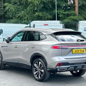 2025 MG MG HS 1.5 T-GDI Trophy SUV 5dr Petrol DCT Euro 6 (s/s) (169 ps) SUV PETROL Automatic - Image 3