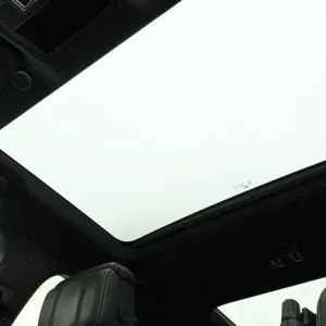 2022 Land Rover Discovery 3.0 D300 MHEV R-Dynamic HSE SUV 5dr Diesel Auto 4WD Euro 6 (s/s) (300 p... - Image 2