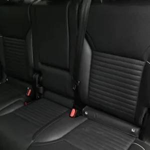 2022 Land Rover Discovery 3.0 D300 MHEV R-Dynamic HSE SUV 5dr Diesel Auto 4WD Euro 6 (s/s) (300 p... - Image 5