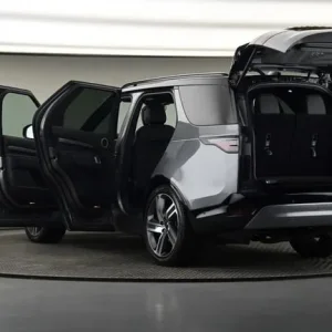 2022 Land Rover Discovery 3.0 D300 MHEV R-Dynamic HSE SUV 5dr Diesel Auto 4WD Euro 6 (s/s) (300 p... - Image 8