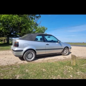2001 VW Golf Convertible Manual - Image 2