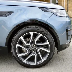 2018 Land Rover Discovery 3.0 SD V6 HSE Luxury SUV 5dr Diesel Auto 4WD Euro 6 (s/s) (306 ps) SUV ... - Image 5