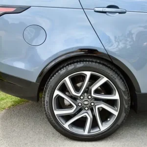 2018 Land Rover Discovery 3.0 SD V6 HSE Luxury SUV 5dr Diesel Auto 4WD Euro 6 (s/s) (306 ps) SUV ... - Image 8