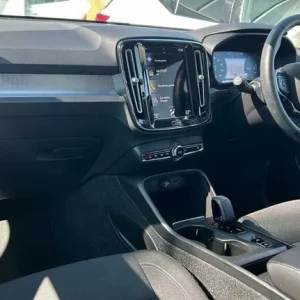 2021 Volvo XC40 1.5 T4 Recharge PHEV Inscription 5dr Auto SUV Hybrid Automatic - Image 4