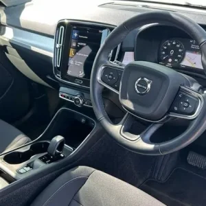 2021 Volvo XC40 1.5 T4 Recharge PHEV Inscription 5dr Auto SUV Hybrid Automatic - Image 5