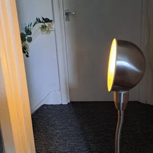 Desk lamp with opposable neck - Image 4