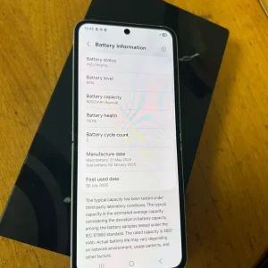 Samsung Zflip 6 - unlocked 256GB - Image 3