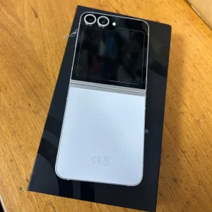 Samsung Zflip 6 - unlocked 256GB