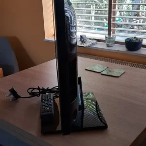 Samsung 27" Smart TV