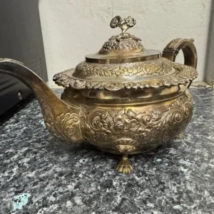 Antique Teapot Georgian made in 1822 by James le bas in Dublin and made of fine silver