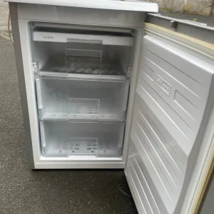 Beko undercounter freezer - Image 2