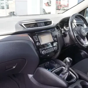 2017 Nissan Qashqai 1.5 Qashqai N-Connecta dCi 5dr SUV Diesel Manual - Image 3