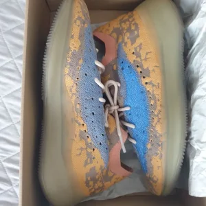 Adidas yeezys boost 380 size 12 - Image 2