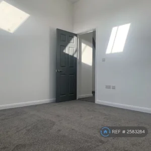 2 bedroom flat in School Street, Swadlincote, DE11 (2 bed) (#2583284) - Image 8