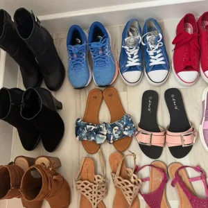 Bundle ladies footwear £25 for 17 pairs - ideal for a car boot - Image 2