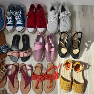 Bundle ladies footwear £25 for 17 pairs - ideal for a car boot - Image 3