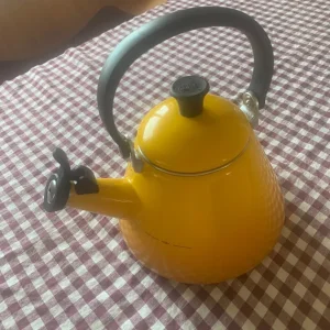 Le Crueset Kettle - Image 2