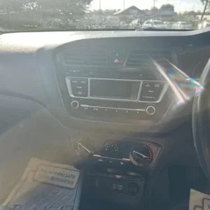 2018 Hyundai i20 1.2 SE Euro 6 5dr Hatchback Petrol Manual - Image 7