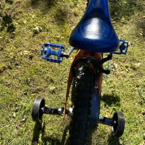 14 inch wheels Spiderman boys bike - Image 3