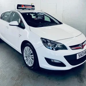 2013 Vauxhall Astra 1.4i 16V Energy 5-door hatchback petrol manual - Image 2
