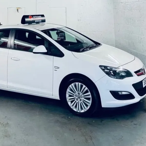 2013 Vauxhall Astra 1.4i 16V Energy 5-door hatchback petrol manual
