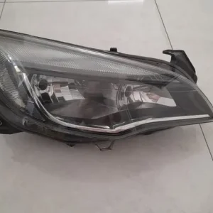 Vauxhall astra estate 2012 Headlight