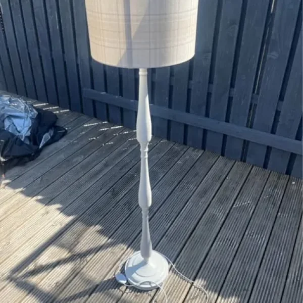 Floor lamp