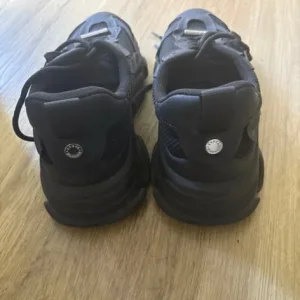 Ladies Steve Madden trainers size 5 - Image 3