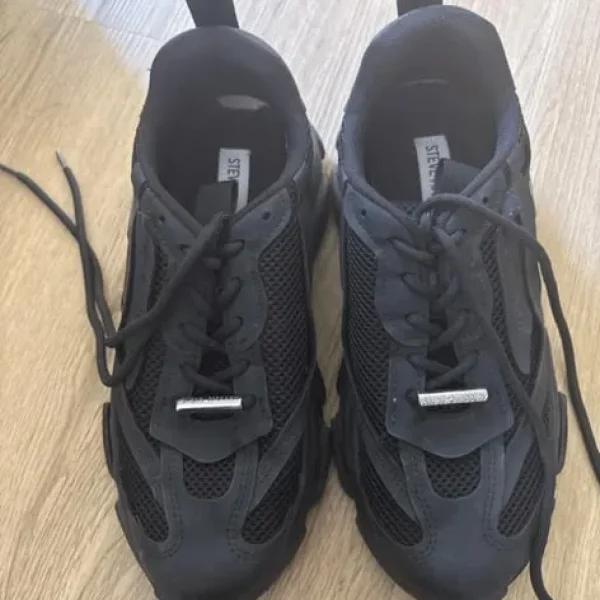 Ladies Steve Madden trainers size 5