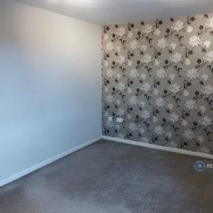 1 bedroom flat in Marlborough Court, Luton, LU1 (1 bed) (#2584819) - Image 8