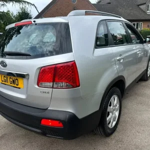 2011 Kia Sorento 2.2 CRDi KX-1 5dr Auto ESTATE Diesel Automatic - Image 5