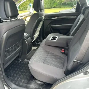 2011 Kia Sorento 2.2 CRDi KX-1 5dr Auto ESTATE Diesel Automatic - Image 7