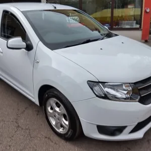 2016 Dacia Sandero LAUREATE TCE Hatchback Petrol Manual - Image 3