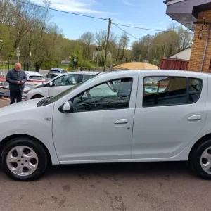 2016 Dacia Sandero LAUREATE TCE Hatchback Petrol Manual - Image 6