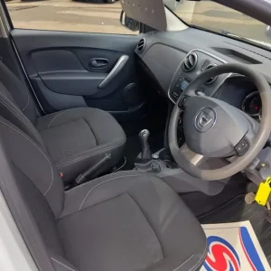 2016 Dacia Sandero LAUREATE TCE Hatchback Petrol Manual - Image 7