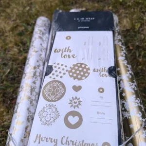 Christmas decorations Wrapping Paper Baubles - Image 3