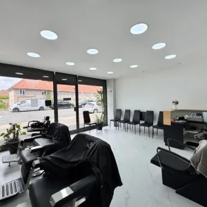 Commercial property on Lease - Image 2