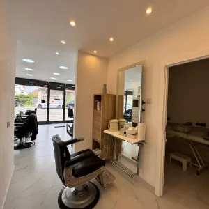 Commercial property on Lease - Image 3