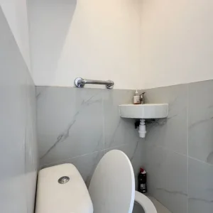 Commercial property on Lease - Image 5