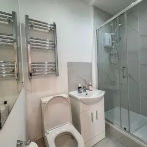 Commercial property on Lease - Image 6