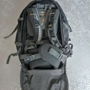 Vango 80+20 Hiking Backpack with flight cover - Image 3
